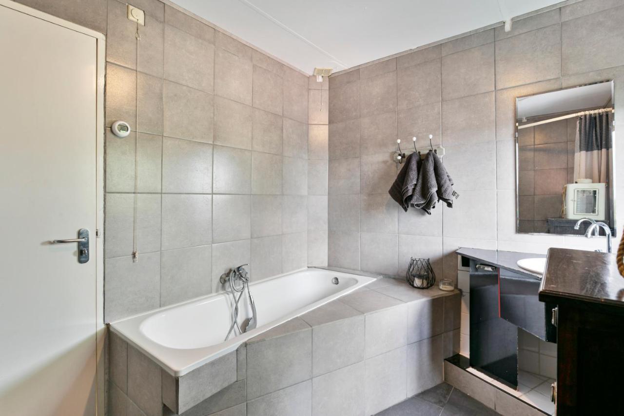 Mooi Huis Met Zeezicht Aan Strand Bed En Breakfast Yerseke Esterno foto