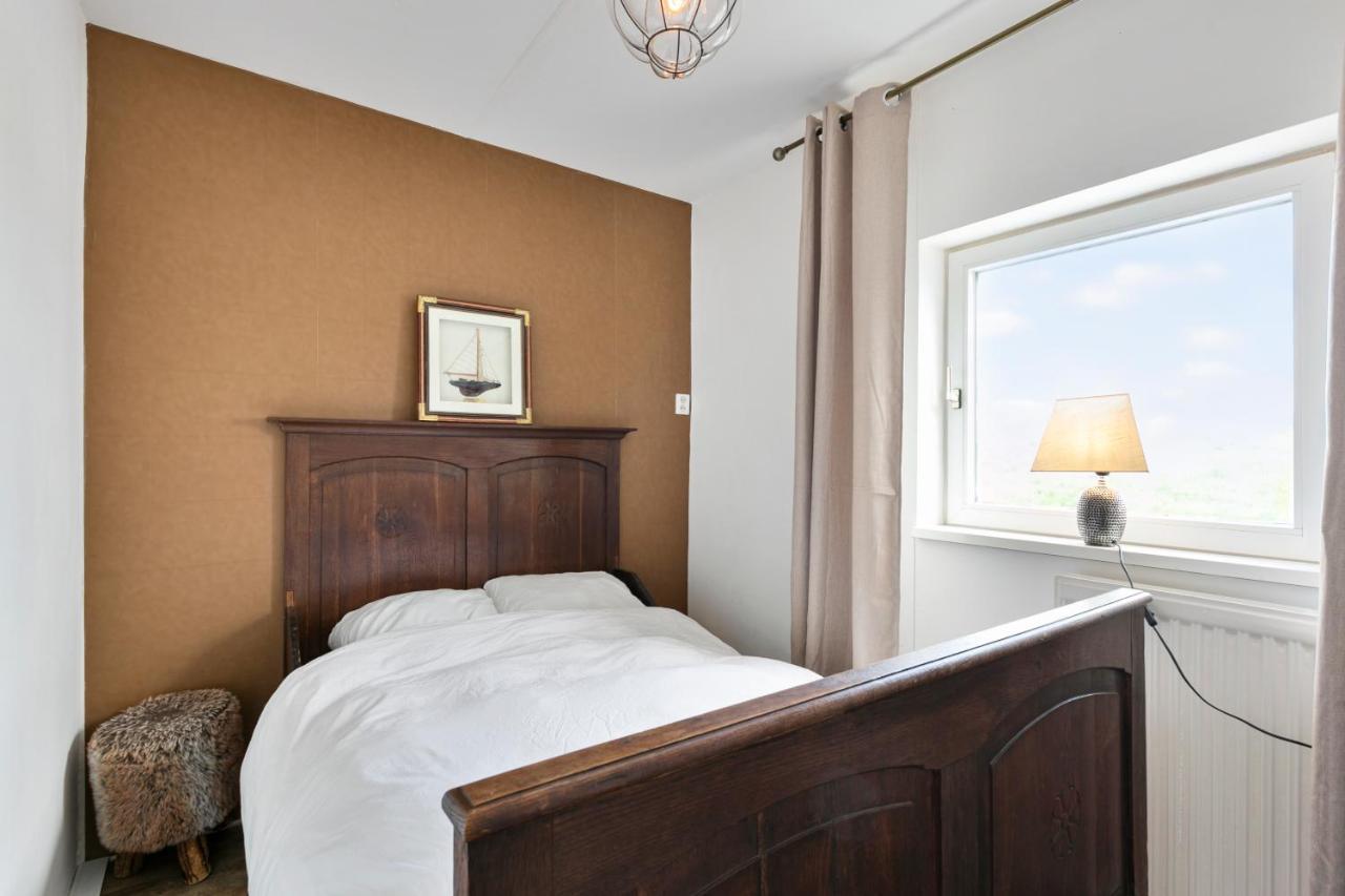 Mooi Huis Met Zeezicht Aan Strand Bed En Breakfast Yerseke Esterno foto